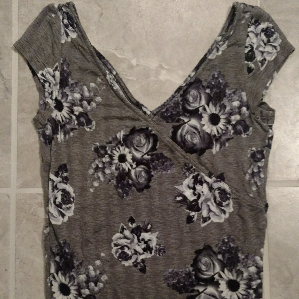 Lovely Gray Crop Top with Floral Pattern